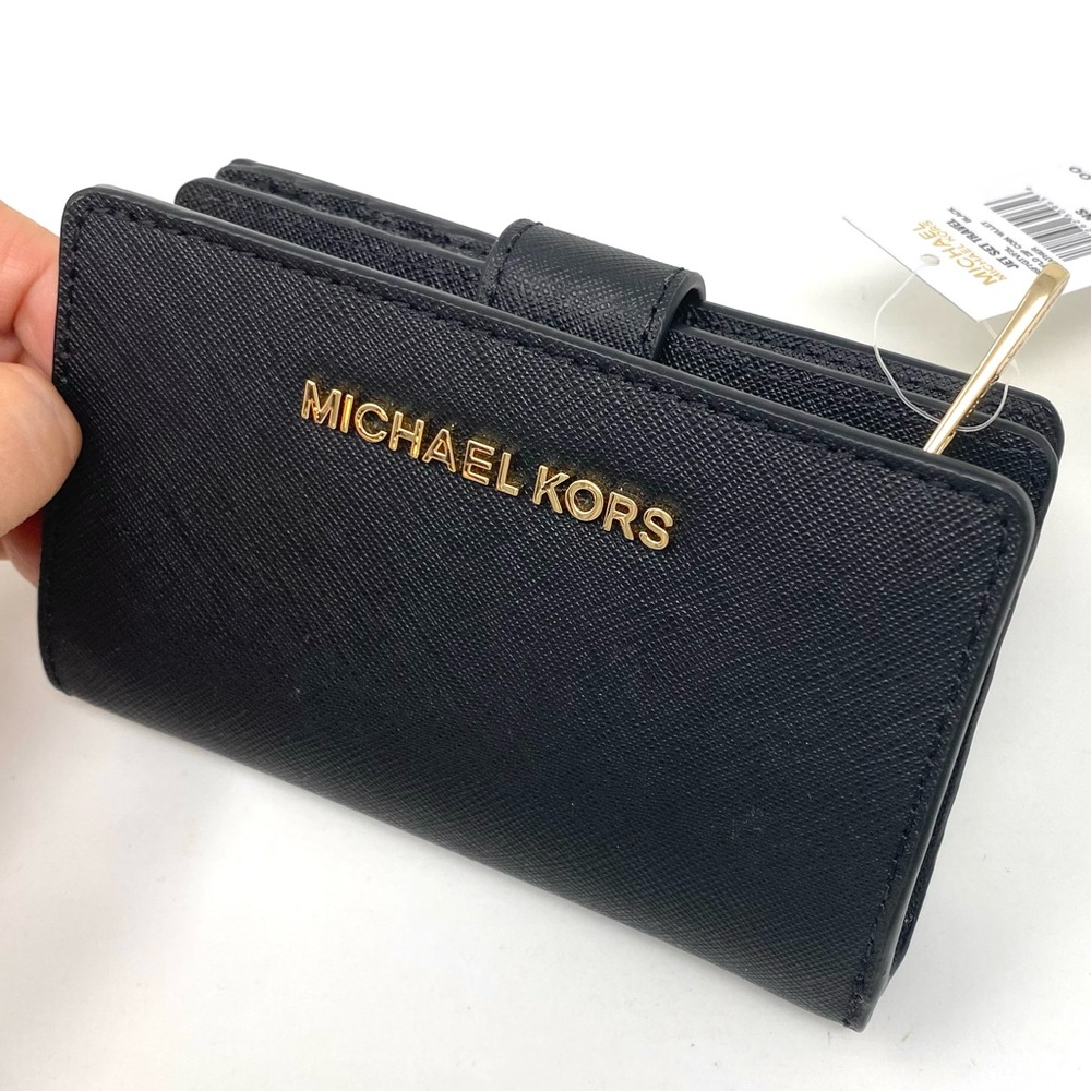 NWT Michael Kors Billfold